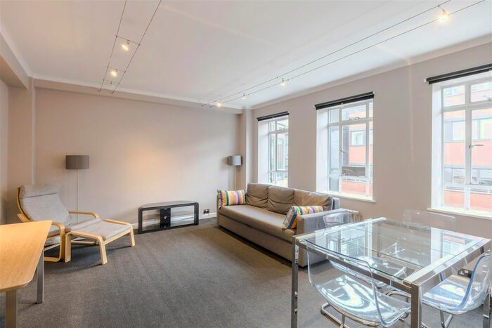 2 Bedroom Flat To Rent In Paramount Court, Bloomsbury, WC1E