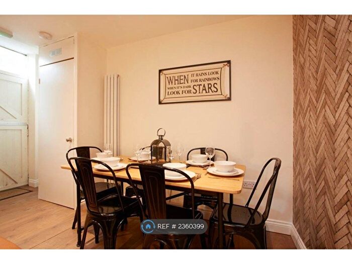 2 Bedroom Flat To Rent In East Parade, Harrogate, HG1