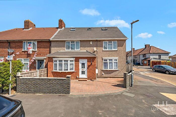 6 Bedroom End Of Terrace House For Sale In Marlborough Road, Dagenham, RM8