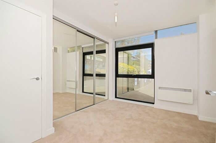 1 Bedroom Flat For Sale In Newsom Place, St. Albans, AL1