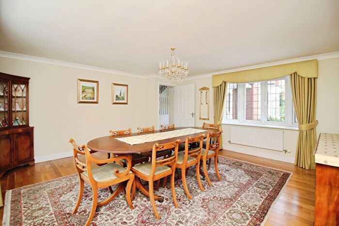 5 Bedroom Detached House For Sale In Dwyer Close, Syston, LE7