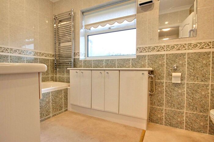 3 Bedroom Detached Bungalow For Sale In Northstead Close, Willerby, Hull, HU10