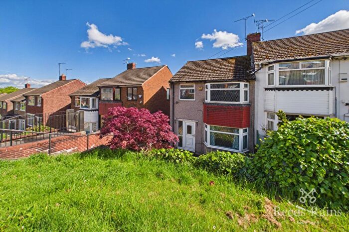 3 Bedroom Semi-Detached House For Sale In Sandstone Avenue, Sheffield, S9