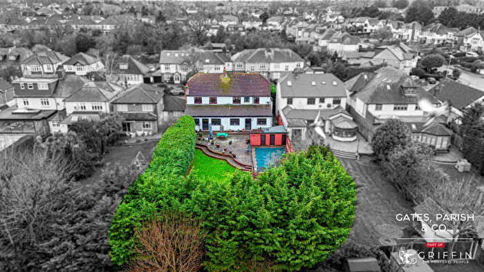 5 Bedroom Detached House For Sale In Grosvenor Gardens, Upminster, RM14