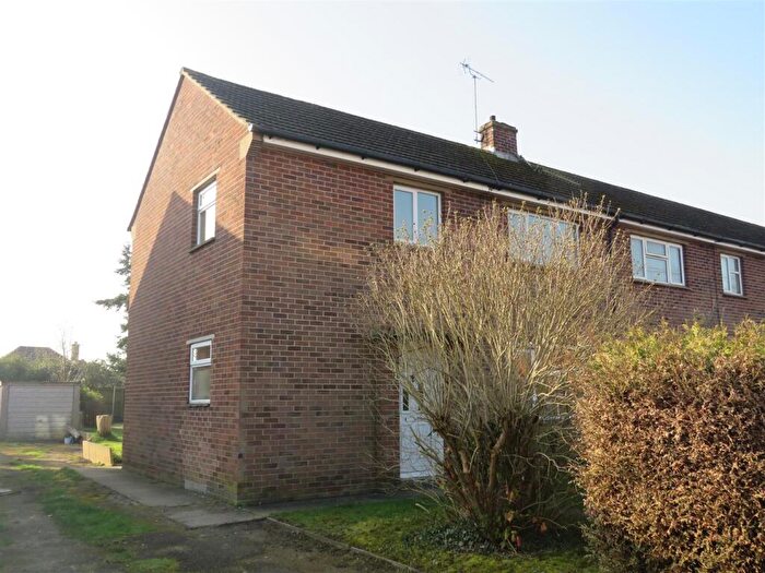 3 Bedroom End Of Terrace House For Sale In Cromwell Road, Devizes, SN10