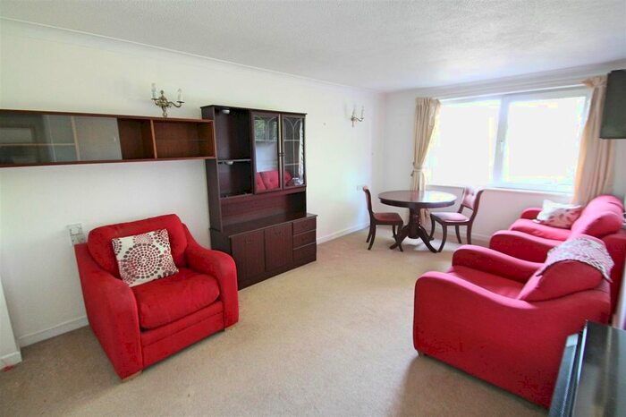 1 Bedroom Flat To Rent In Homecedars House, Elstree Road, Bushey Heath, Bushey, WD23
