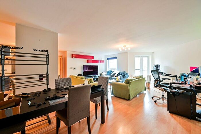 2 Bedroom Flat For Sale In Rotherhithe Street, Rotherhithe, London, SE16