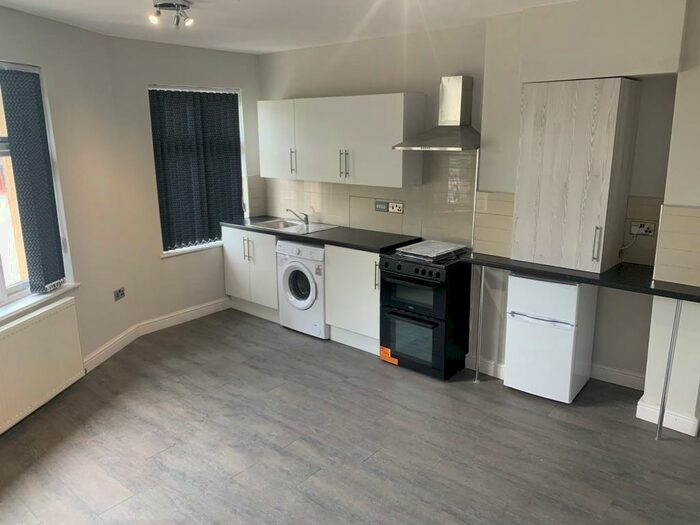 1 Bedroom Flat To Rent In Steppingstone Street, Dudley, DY1