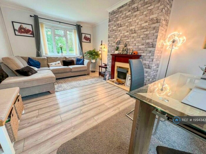 2 Bedroom Semi-Detached House To Rent In Musden Avenue, Rossendale, BB4