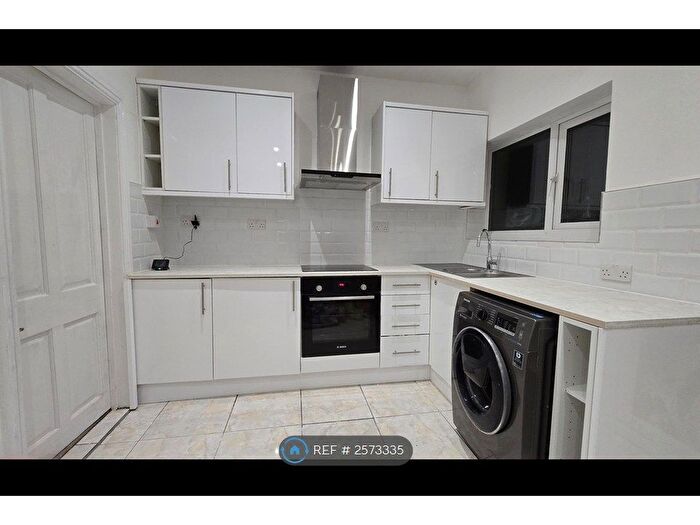 3 Bedroom Semi-Detached House To Rent In Granville Road, Sheffield, S2