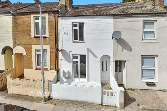 2 Bedroom Terraced House For Sale In Gardiner Street, Gillingham, Kent, ME7