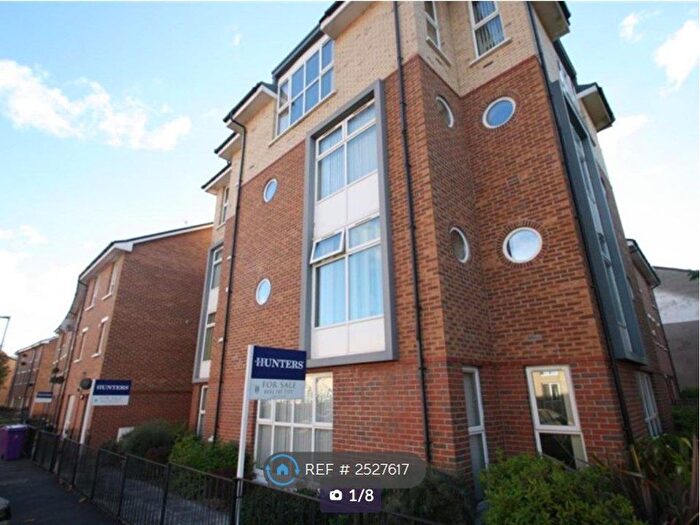 2 Bedroom Flat To Rent In Stanza Court, Liverpool, L5