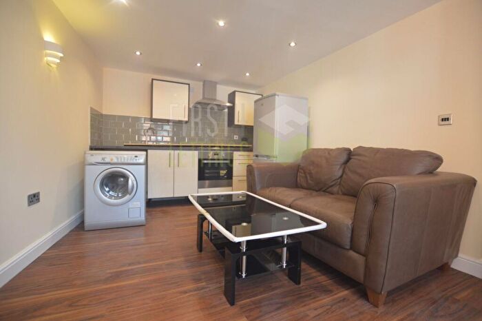 1 Bedroom Flat To Rent In Westbury Road, Clarendon Park, LE2