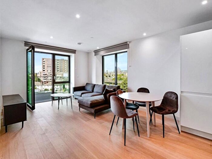 1 Bedroom Apartment To Rent In Shipwright Street, London, E16