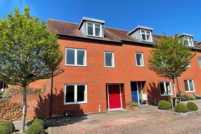 4 Bedroom End Of Terrace House To Rent In St. Margarets Way, Midhurst, GU29
