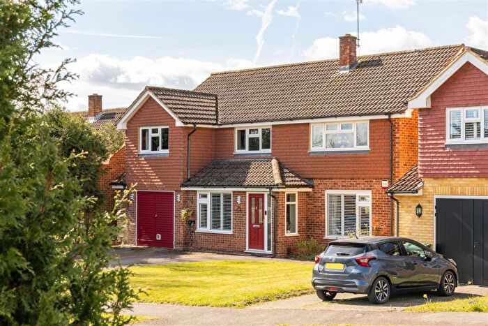 4 Bedroom Detached House For Sale In Beaufort Close, Reigate, RH2