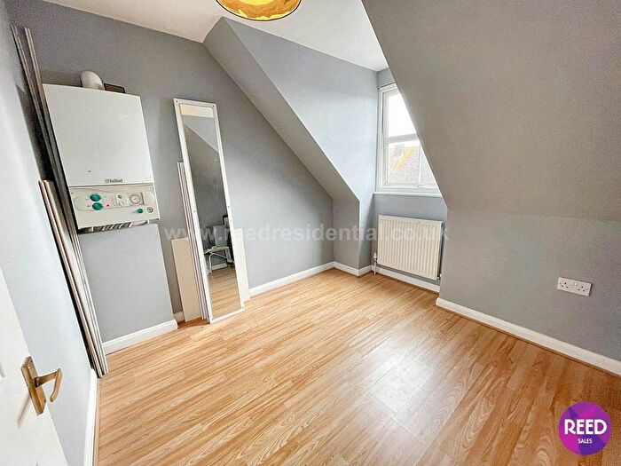 2 Bedroom Flat For Sale In Ness Road, Shoeburyness, SS3