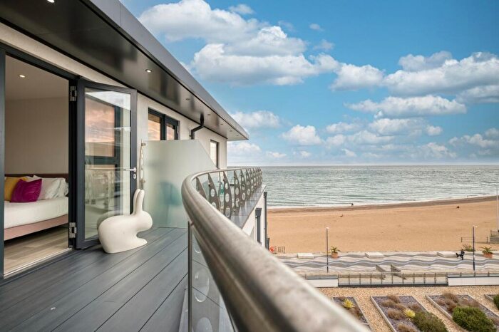 2 Bedroom Flat For Sale In Beach Drive, Ramsgate, Kent, CT11