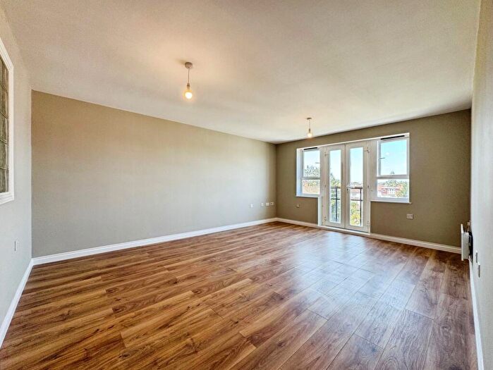 1 Bedroom Flat For Sale In Rookery Way, Geneva Court, NW9
