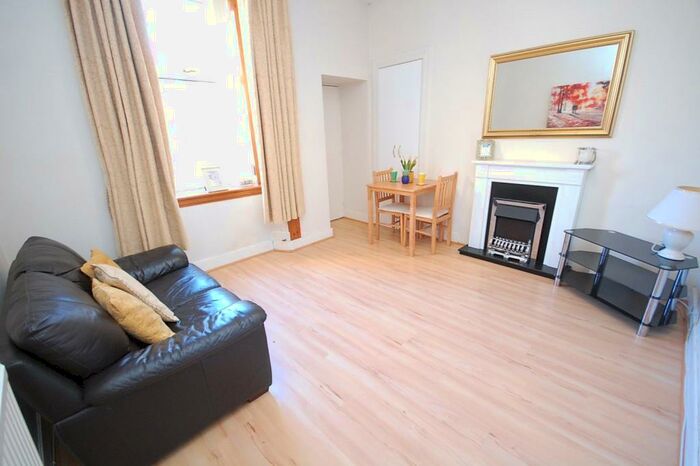 1 Bedroom Apartment To Rent In Wallfield Crescent, Rosemount, Aberdeen, AB25