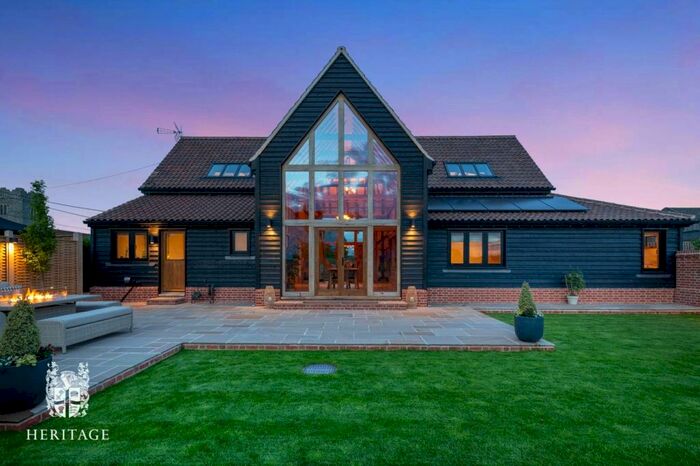 4 Bedroom Barn Conversion For Sale In The Street, Salcott, CM9