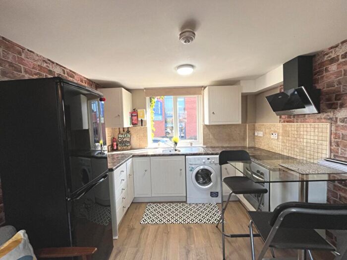2 Bedroom Flat To Rent In Arthur Street, Bishopsgate Green, Coventry, CV1