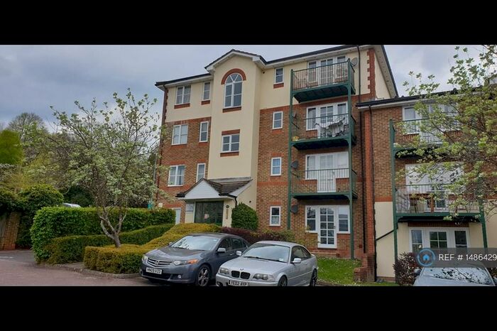 2 Bedroom Flat To Rent In Queen Alexandra Road, High Wycombe, HP11
