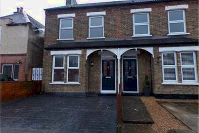 2 Bedroom House To Rent In College Road, Hextable, BR8