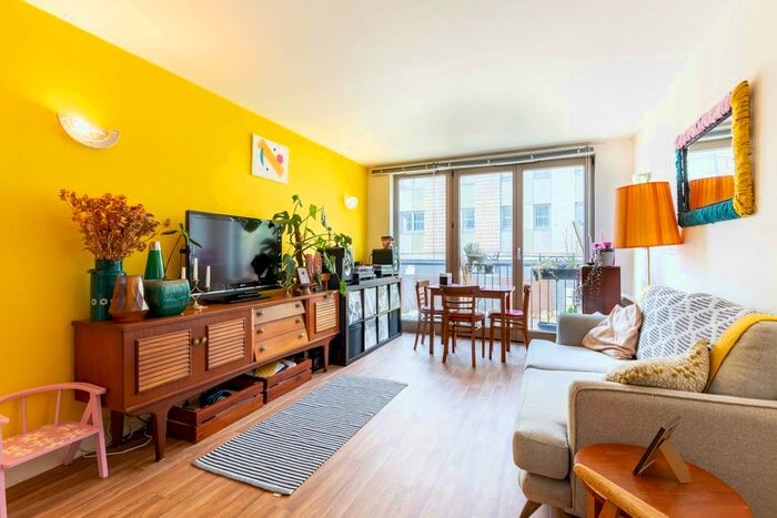 1 Bedroom Flat For Sale In Lower Clapton Road, London, E5