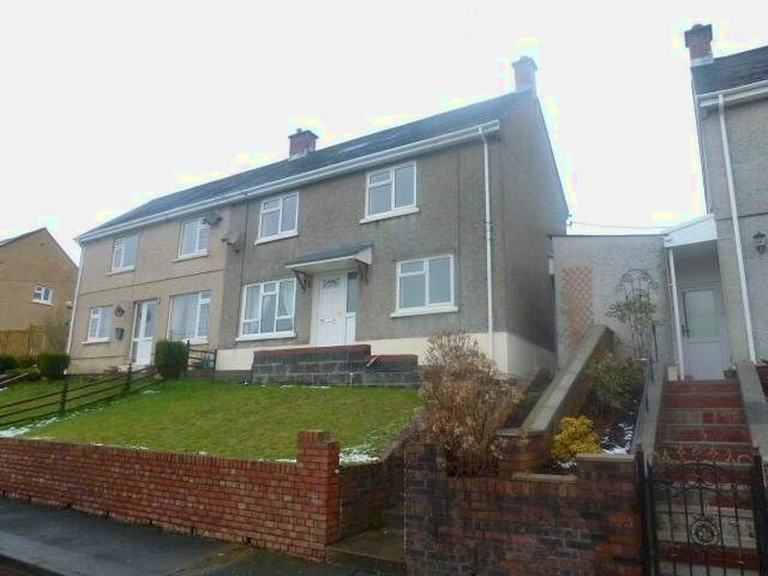 3 Bedroom Property To Rent In Maesyfelin, Pontyberem, Llanelli, SA15