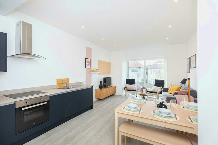 3 Bedroom Apartment To Rent In Southwood Avenue, Southbourne, BH6