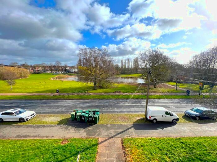 2 Bedroom Flat To Rent In Quinton Park, Cheylesmore, Coventry, CV3