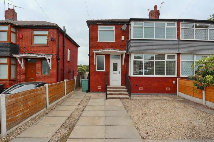 3 Bedroom Semi-Detached House To Rent In Heywood Road, Prestwich, M25