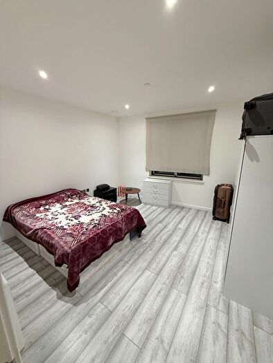 2 Bedroom Flat To Rent In Navigation Road, London, E3