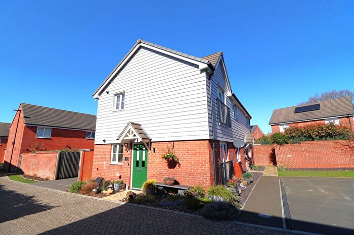 2 Bedroom Flat For Sale In Bowers Drive, Bursledon, SO31