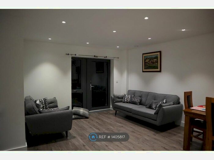 2 Bedroom Flat To Rent In Canaletto Court, London, NW10
