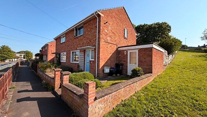 2 Bedroom Semi-Detached House For Sale In Laxton Road, Taunton, TA1