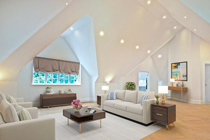 3 Bedroom Apartment For Sale In A Woodlands Road, Bickley, Bromley, BR1