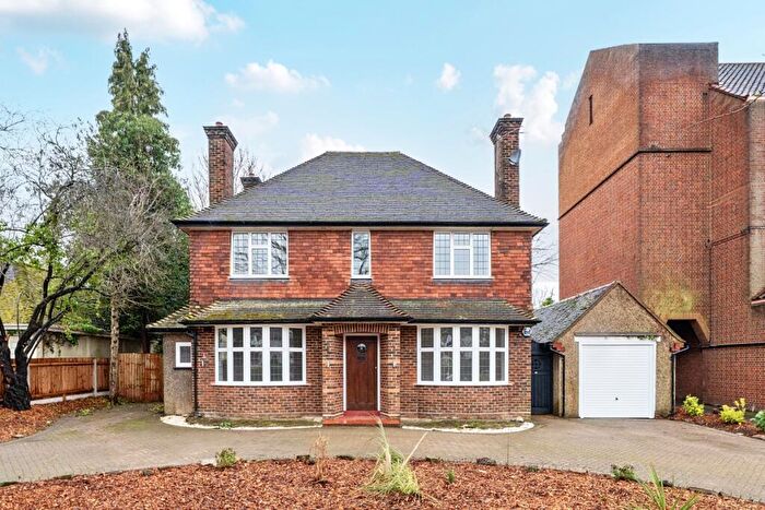 4 Bedroom Detached House To Rent In The Avenue, Cheam, SM2