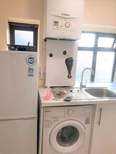 2 Bedroom Flat To Rent In Ilford, IG2