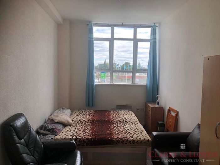 3 Bedroom Flat To Rent In Ripple Road, Barking, London, IG11
