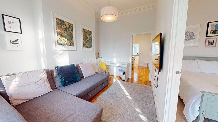 1 Bedroom Flat For Sale In Connaught Avenue, Plymouth, PL4