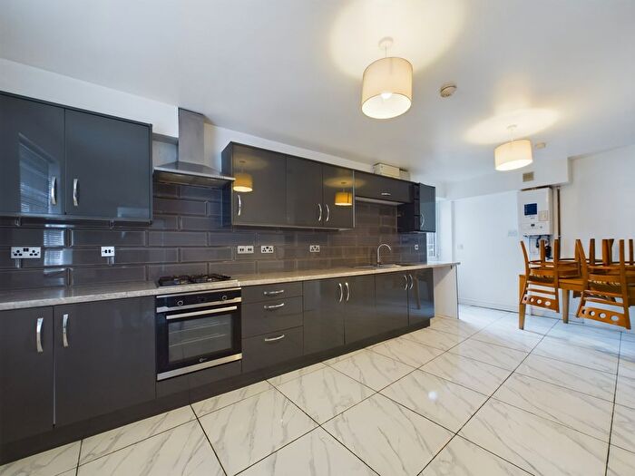 4 Bedroom Terraced House To Rent In Townsend Street, Cheltenham, GL51