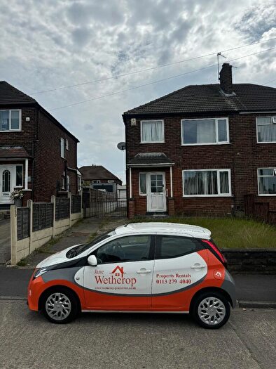 3 Bedroom Semi-Detached House To Rent In York Road, Leeds, West Yorkshire, LS14