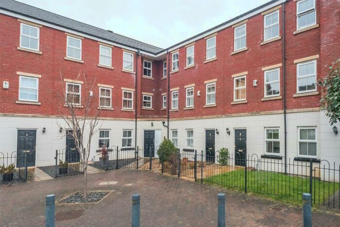 1 Bedroom Ground Flat To Rent In Mansion Gate Square, Chapel Allerton, Leeds, LS7