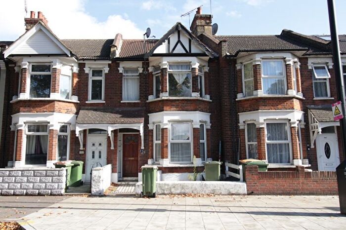 2 Bedroom Flat For Sale In Prince Regent Lane, London, E13