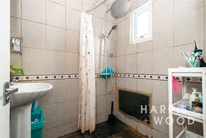 3 Bedroom End Of Terrace House For Sale In Rowney Gardens, Dagenham, RM9