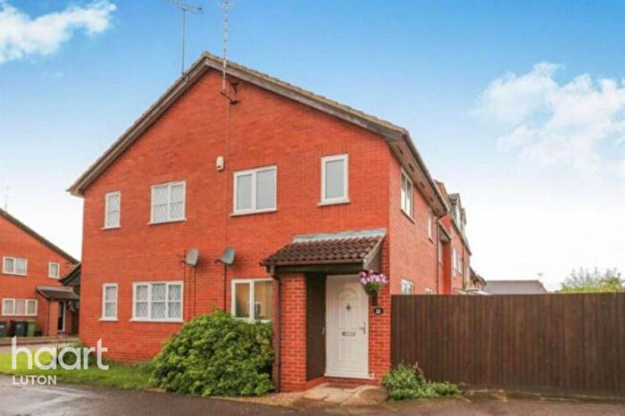 1 Bedroom End Of Terrace House For Sale In Marsom Grove, Luton, LU3