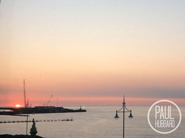 1 Bedroom Flat For Sale In Esplanade, Kirkley, NR33