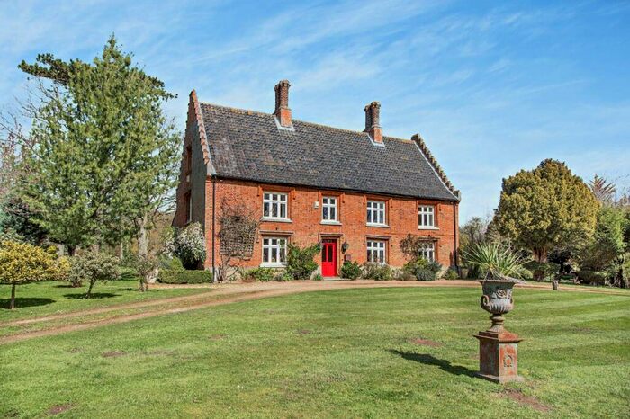 5 Bedroom Detached House For Sale In Hardwick Road, Starston, Harleston, Norfolk, IP20